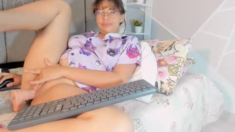 Snapshot of rosse_taylorx1 chatting on June 4, 2026, 11:44 pm rosse_taylorx1 online show from June 4, 2026, 11:44 pm