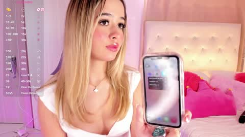 Snapshot of rossedaw_ chatting on January 17, 2025, 5:51 pm Rosse Daw Independent model  online show from January 17, 2025, 5:51 pm