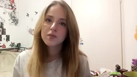 Snapshot of rosybreeze chatting on June 12, 2026, 7:02 pm Anna online show from June 12, 2026, 7:02 pm