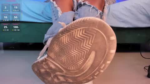 rosyejones online show from October 11, 2025, 2:55 am