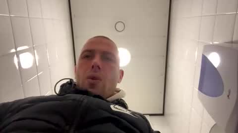 rotteei1 online show from January 7, 2026, 9:45 am