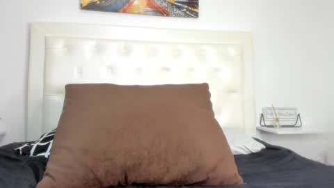 rouse_sexy_hotxx77 online show from November 27, 2025, 2:02 am