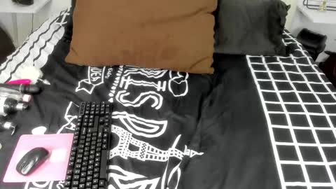 rouse_sexy_hotxx77 online show from November 29, 2025, 1:08 am