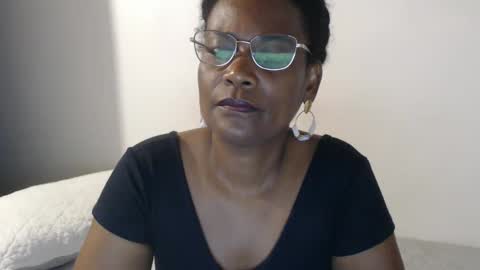 luxa online show from February 14, 2025, 2:50 am