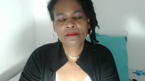 luxa online show from April 10, 2026, 12:32 pm