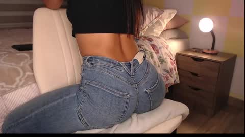 Rouss marie henao  online show from June 6, 2026, 3:50 pm