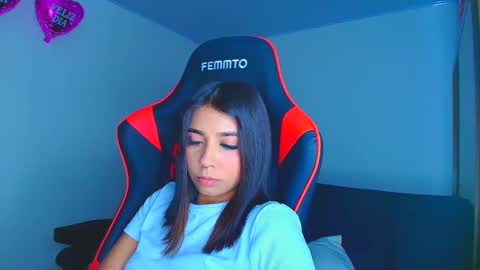 rousse_violet online show from October 7, 2025, 10:51 pm