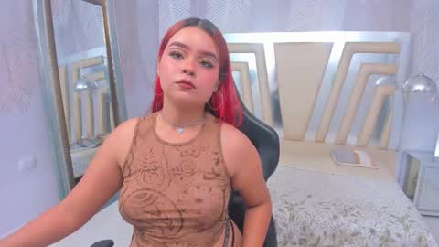 Snapshot of roussmegan chatting on October 14, 2025, 3:40 am RoussMegan  online show from October 14, 2025, 3:40 am
