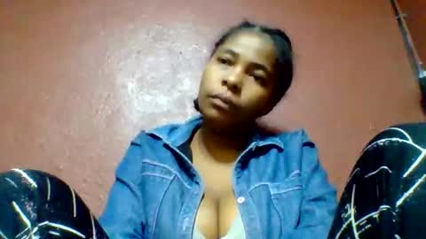 rovaelyah online show from June 11, 2026, 3:15 am