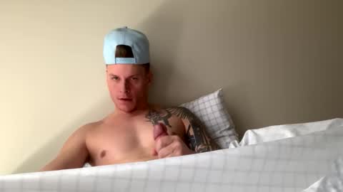 Snapshot of roverone89 chatting on March 3, 2026, 5:41 pm roverone89 online show from March 3, 2026, 5:41 pm