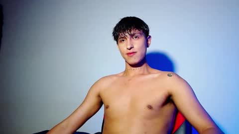 rowanboy23 online show from November 8, 2025, 4:56 am