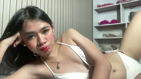 roweena online show from May 12, 2026, 3:31 pm