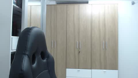 Snapshot of roxanalove7 chatting on December 21, 2024, 2:19 am Roxana online show from December 21, 2024, 2:19 am