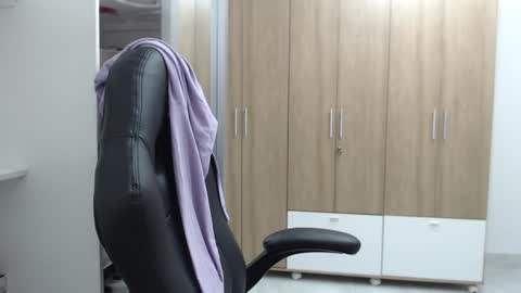 Snapshot of roxanalove7 chatting on January 7, 2025, 9:57 pm Roxana online show from January 7, 2025, 9:57 pm