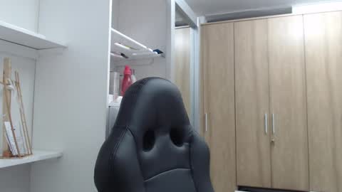 Snapshot of roxanalove7 chatting on January 11, 2025, 12:55 am Roxana online show from January 11, 2025, 12:55 am