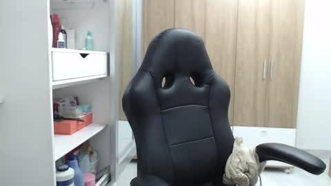 Snapshot of roxanalove7 chatting on January 19, 2025, 11:32 pm Roxana online show from January 19, 2025, 11:32 pm