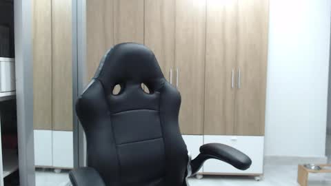 Snapshot of roxanalove7 chatting on January 29, 2025, 12:01 am Roxana online show from January 29, 2025, 12:01 am