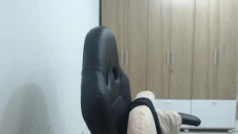 Snapshot of roxanalove7 chatting on October 2, 2025, 1:01 am Roxana online show from October 2, 2025, 1:01 am