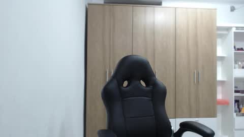 Roxana online show from March 8, 2026, 8:01 pm