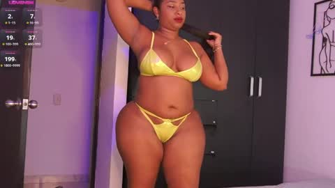Snapshot of roxanasmiith chatting on May 1, 2026, 11:09 pm Roxxx Thee Stallion online show from May 1, 2026, 11:09 pm