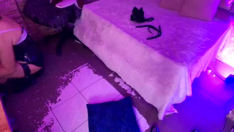 roxanne_han online show from March 18, 2026, 12:19 pm