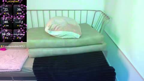 Snapshot of roxanne_vale chatting on April 29, 2026, 5:30 pm Roxanne online show from April 29, 2026, 5:30 pm