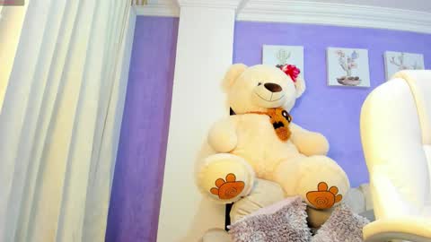 Roxanne evans   Schedule 700 -1400GTM-5 online show from October 24, 2025, 1:07 pm