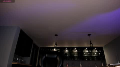 Roxanne Hill  online show from December 21, 2025, 11:50 am