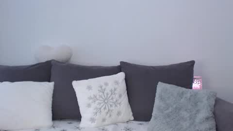 roxanneliss online show from December 14, 2025, 12:43 pm