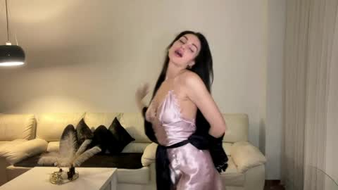 Roxy online show from April 8, 2026, 9:37 pm