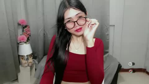 Snapshot of roxie_fuckdoll chatting on January 6, 2025, 3:42 am Roxie online show from January 6, 2025, 3:42 am