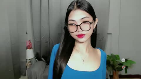 Snapshot of roxie_fuckdoll chatting on February 12, 2025, 8:27 am Roxie online show from February 12, 2025, 8:27 am