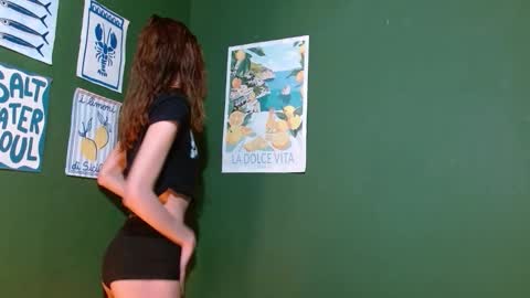 Roxie online show from November 10, 2025, 1:26 am