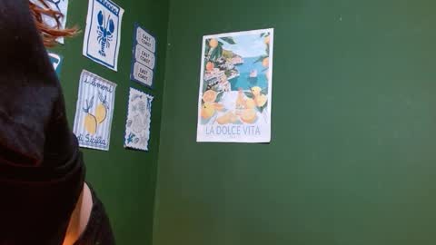 Roxie online show from December 17, 2025, 1:55 am