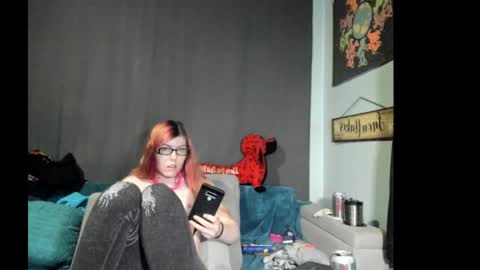 roxihazeleyes online show from October 2, 2025, 1:12 am