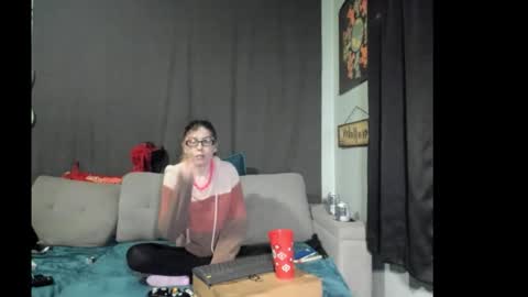 roxihazeleyes online show from November 14, 2025, 1:37 am