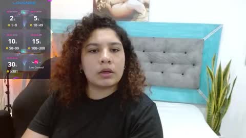 roxiie online show from October 8, 2025, 2:42 am