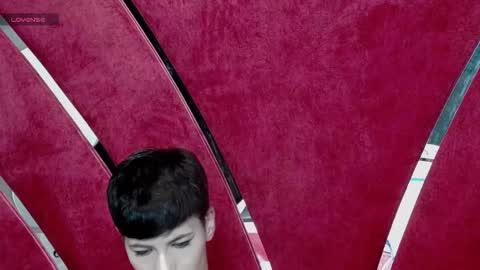 Roxy online show from October 25, 2025, 4:35 pm