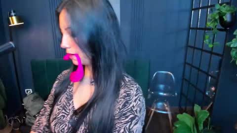 Roxy hell online show from January 16, 2026, 12:31 pm