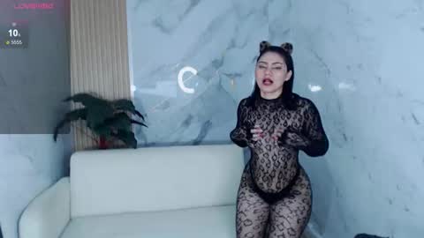 Roxy online show from March 8, 2026, 1:59 pm