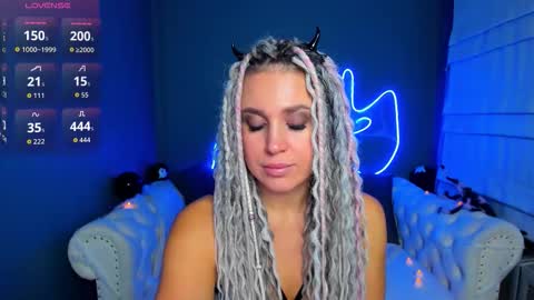 Roxy online show from October 31, 2025, 1:28 am