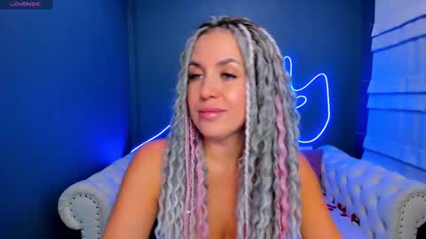 Roxy online show from March 18, 2026, 1:20 am