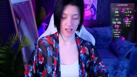 roxy_riot_ online show from November 13, 2025, 1:37 am