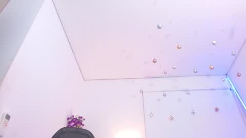 roxy_stone1 online show from March 12, 2025, 11:22 pm