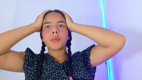 roxy_stone1 online show from October 23, 2025, 7:34 pm