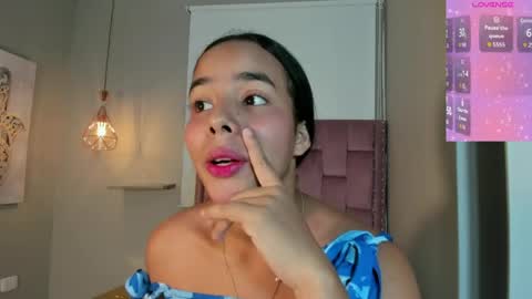 Snapshot of roxy_stone1 chatting on April 24, 2026, 5:26 pm roxy_stone1 online show from April 24, 2026, 5:26 pm