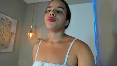 Snapshot of roxy_stone1 chatting on June 6, 2026, 6:56 pm roxy_stone1 online show from June 6, 2026, 6:56 pm