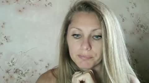 roxyfox18x01 online show from September 30, 2025, 6:40 am