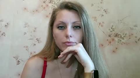 roxyfox18x01 online show from March 13, 2026, 7:48 am