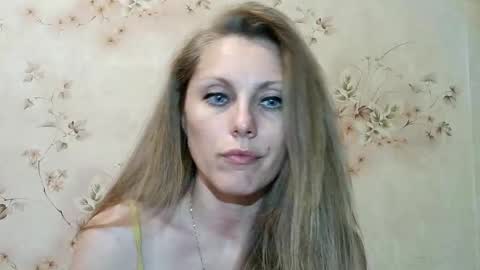roxyfox18x01 online show from June 9, 2026, 7:36 pm